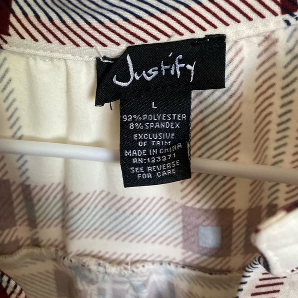 NWT justify large red, white and blue plaid sleeveless top - Picture 4 of 6